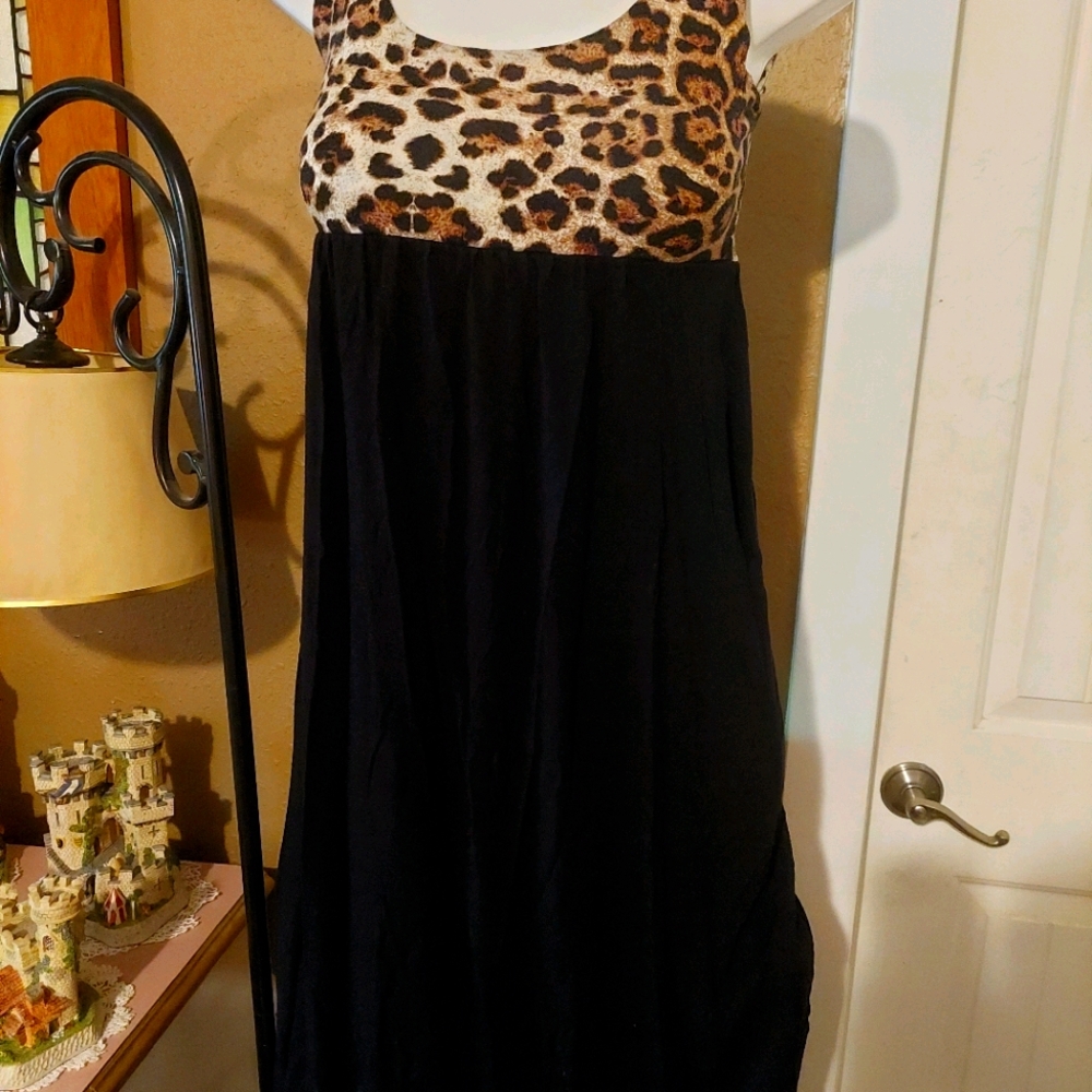 Maxi dress with leopard print